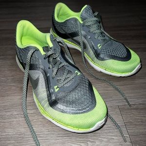 Women’s Nike Tennis Shoes Size 8